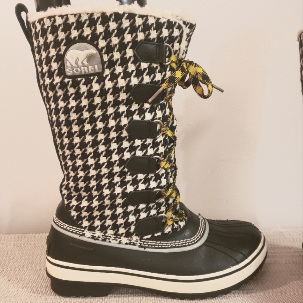 Sorel Tivoli Women's Houndstooth Boots